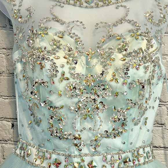 NWT Blue Beaded Illusion Tulle Prom / Formal / Cocktail Dress- Sz 6 - Picture 5 of 15